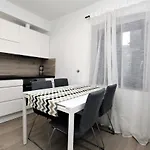 Archie Apartman