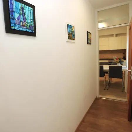 Archie Apartament