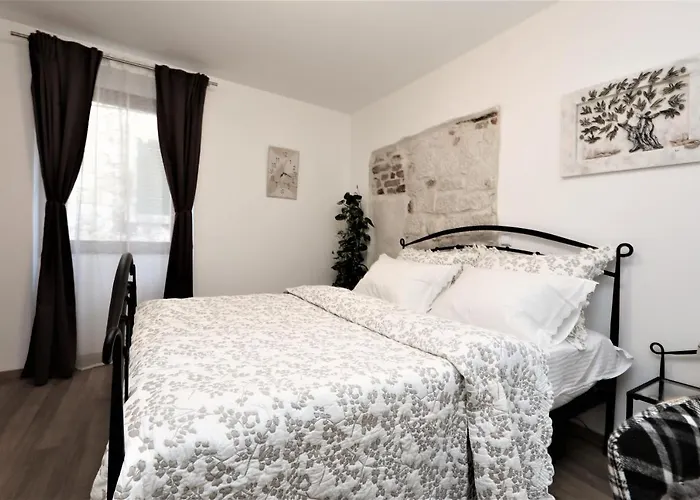 Archie Apartament